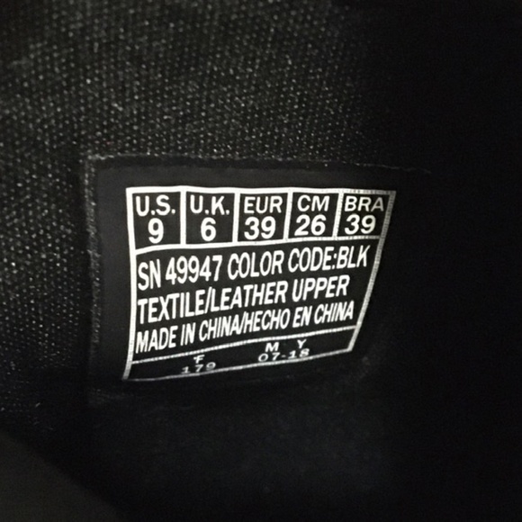 Nearly new Sketchers memory foam ankle boots with suede and buckle detail - Picture 9 of 11